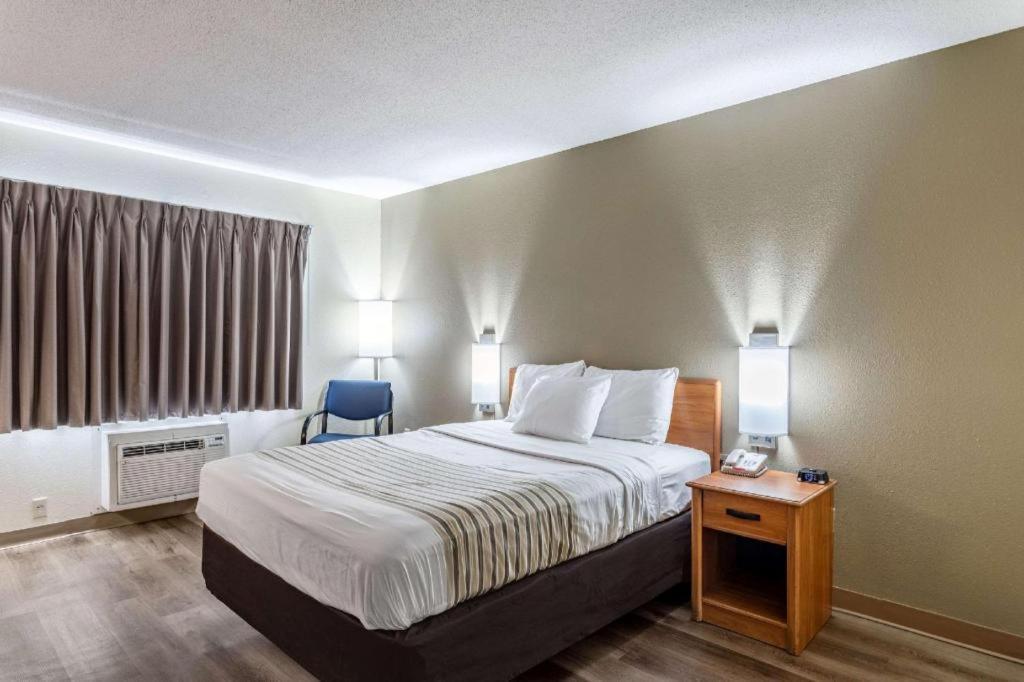 Econo Lodge Ітака Екстер'єр фото