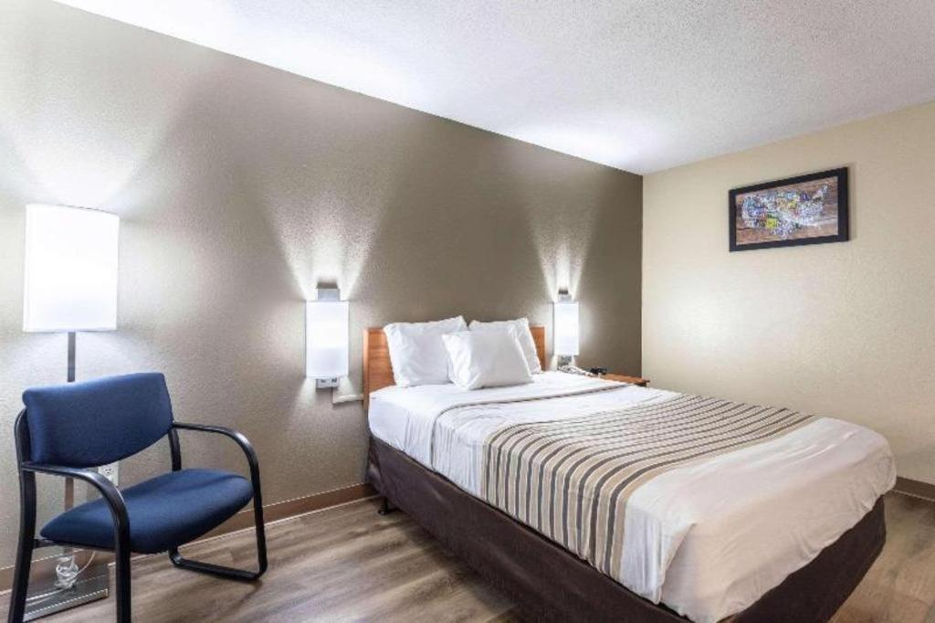 Econo Lodge Ітака Екстер'єр фото